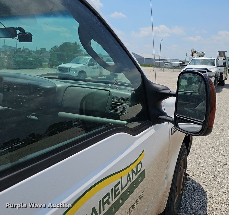 image for item DP0975 2004 Ford F350 Super Duty XLT utility bed pickup truck