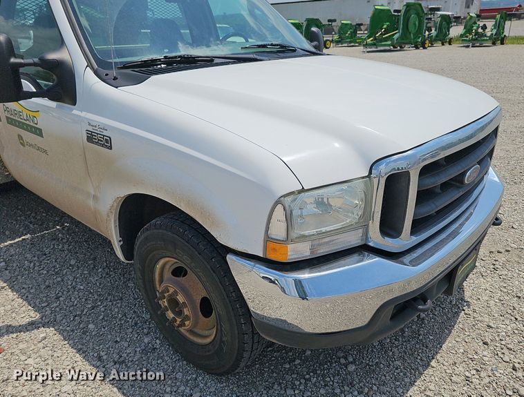 image for item DP0975 2004 Ford F350 Super Duty XLT utility bed pickup truck