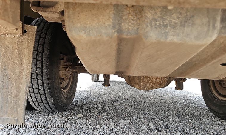 image for item DP0975 2004 Ford F350 Super Duty XLT utility bed pickup truck