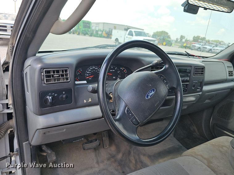 image for item DP0975 2004 Ford F350 Super Duty XLT utility bed pickup truck