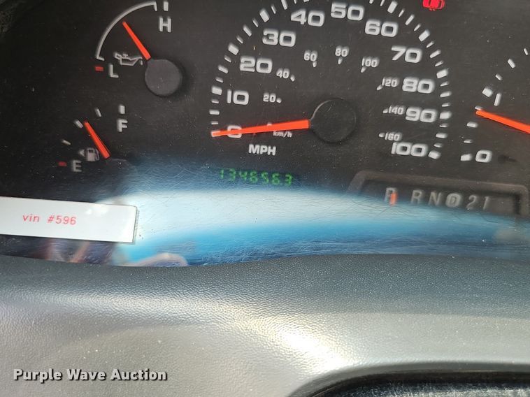 image for item DP0975 2004 Ford F350 Super Duty XLT utility bed pickup truck