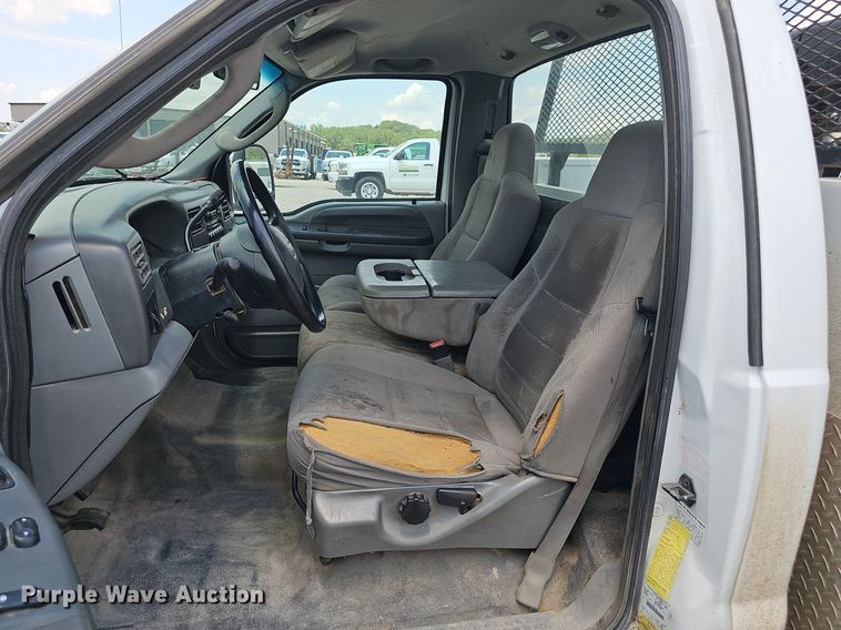 image for item DP0975 2004 Ford F350 Super Duty XLT utility bed pickup truck