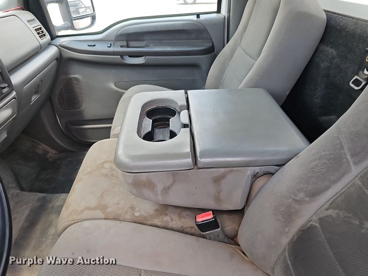 image for item DP0975 2004 Ford F350 Super Duty XLT utility bed pickup truck