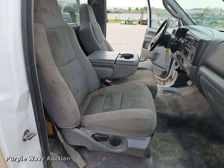 image for item DP0975 2004 Ford F350 Super Duty XLT utility bed pickup truck