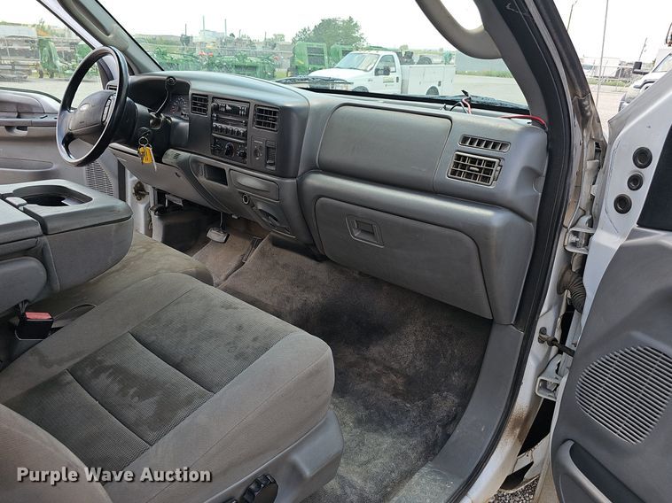 image for item DP0975 2004 Ford F350 Super Duty XLT utility bed pickup truck