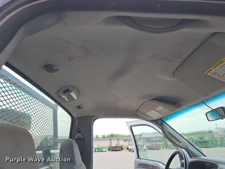 image for item DP0975 2004 Ford F350 Super Duty XLT utility bed pickup truck