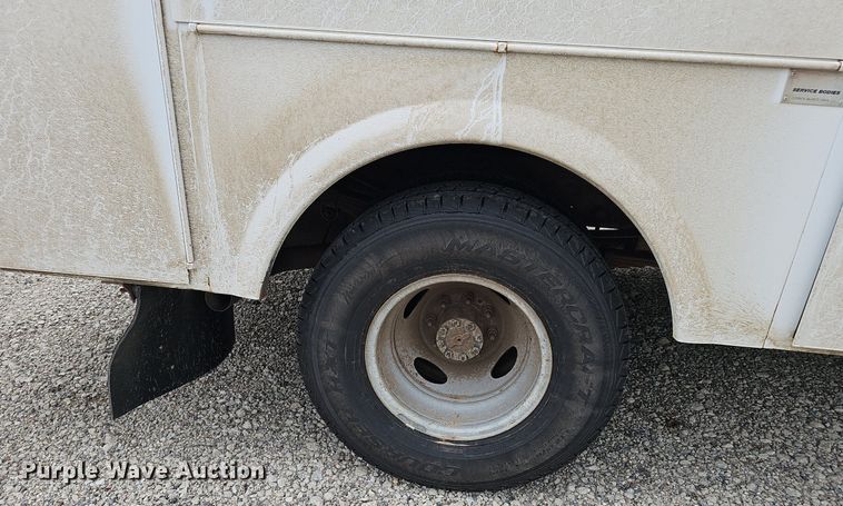 image for item DP0975 2004 Ford F350 Super Duty XLT utility bed pickup truck