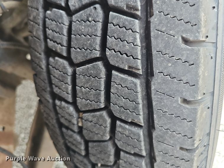 image for item DP0975 2004 Ford F350 Super Duty XLT utility bed pickup truck