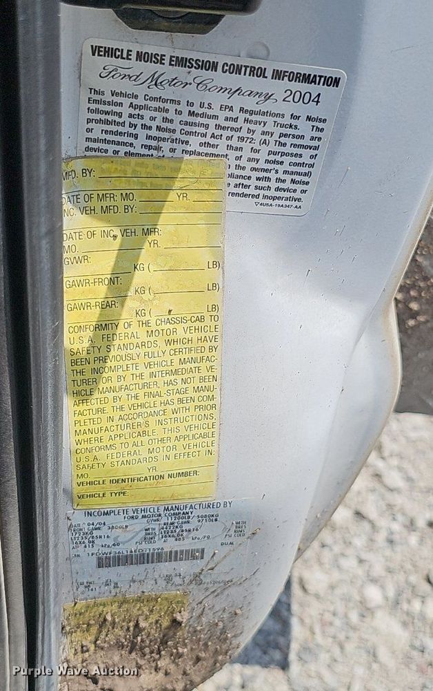 image for item DP0975 2004 Ford F350 Super Duty XLT utility bed pickup truck