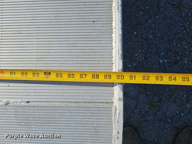 image for item DP0985 2006 GMC C5500 delivery truck