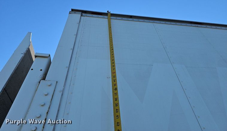 image for item DP0985 2006 GMC C5500 delivery truck