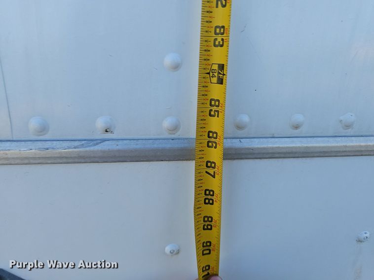 image for item DP0985 2006 GMC C5500 delivery truck