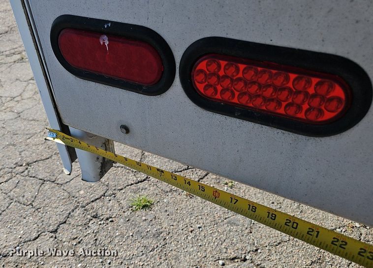 image for item DP0985 2006 GMC C5500 delivery truck