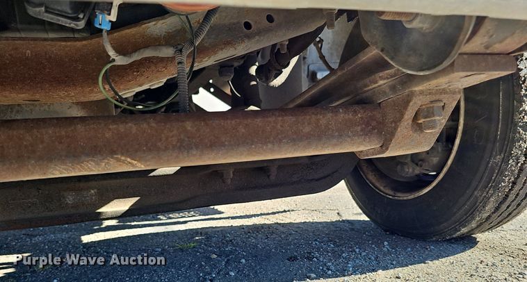 image for item DP0985 2006 GMC C5500 delivery truck