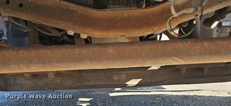 image for item DP0985 2006 GMC C5500 delivery truck