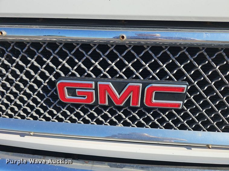 image for item DP0985 2006 GMC C5500 delivery truck