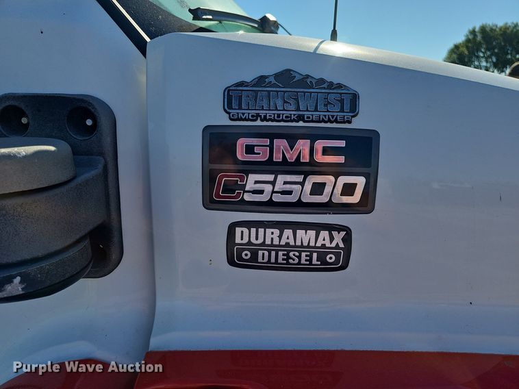image for item DP0985 2006 GMC C5500 delivery truck