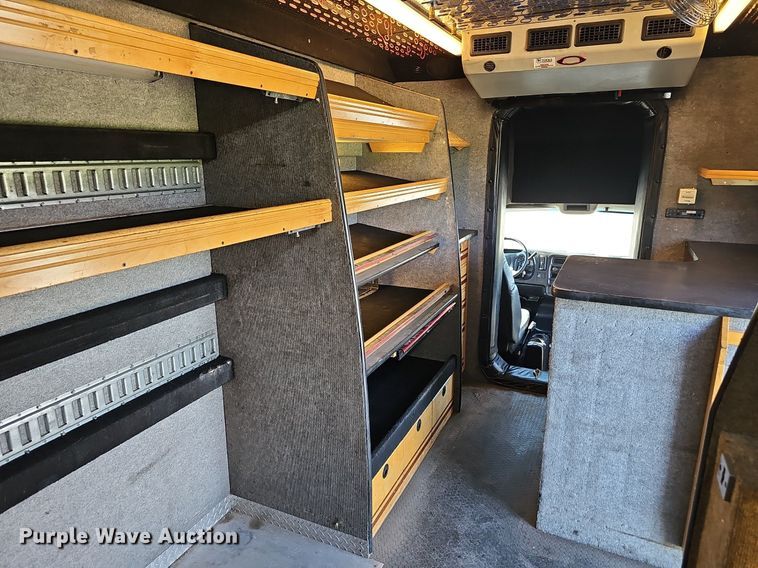 image for item DP0985 2006 GMC C5500 delivery truck