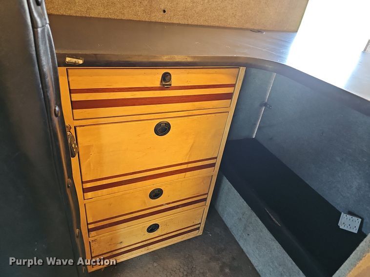 image for item DP0985 2006 GMC C5500 delivery truck