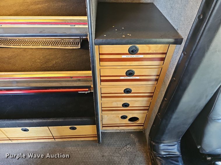 image for item DP0985 2006 GMC C5500 delivery truck