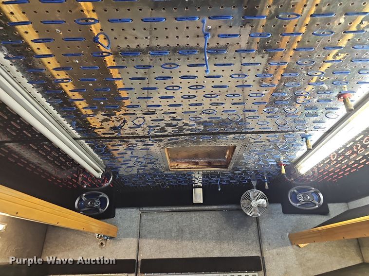 image for item DP0985 2006 GMC C5500 delivery truck