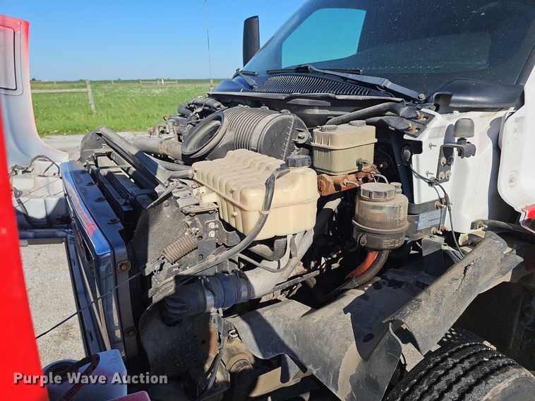 image for item DP0985 2006 GMC C5500 delivery truck