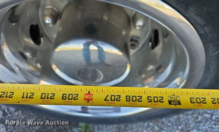 image for item DP0985 2006 GMC C5500 delivery truck