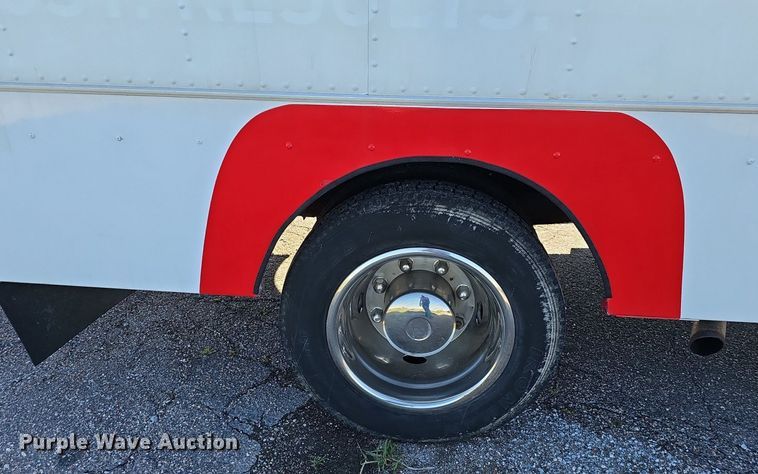 image for item DP0985 2006 GMC C5500 delivery truck