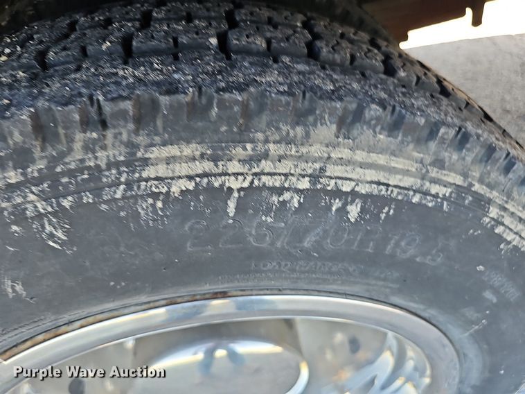 image for item DP0985 2006 GMC C5500 delivery truck