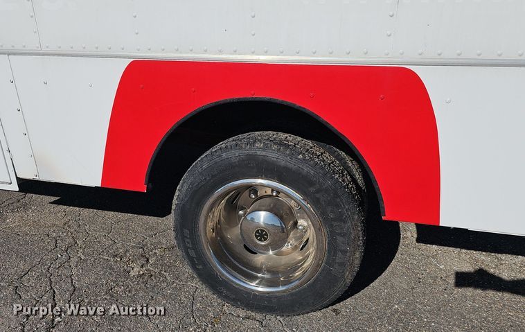 image for item DP0985 2006 GMC C5500 delivery truck