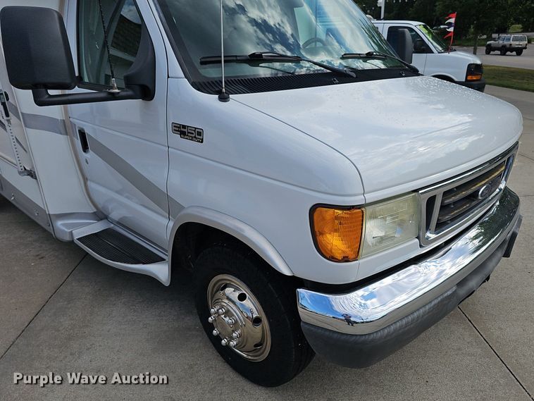 image for item DP0997 2005 Ford E450 Super Duty RV