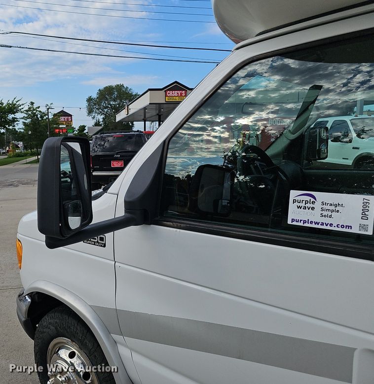 image for item DP0997 2005 Ford E450 Super Duty RV