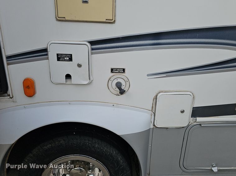 image for item DP0997 2005 Ford E450 Super Duty RV