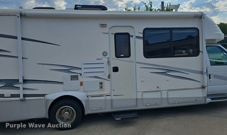 image for item DP0997 2005 Ford E450 Super Duty RV