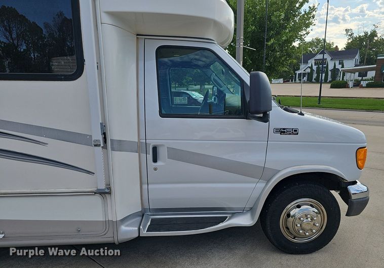 image for item DP0997 2005 Ford E450 Super Duty RV