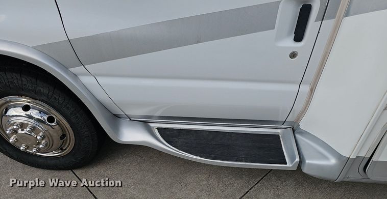 image for item DP0997 2005 Ford E450 Super Duty RV