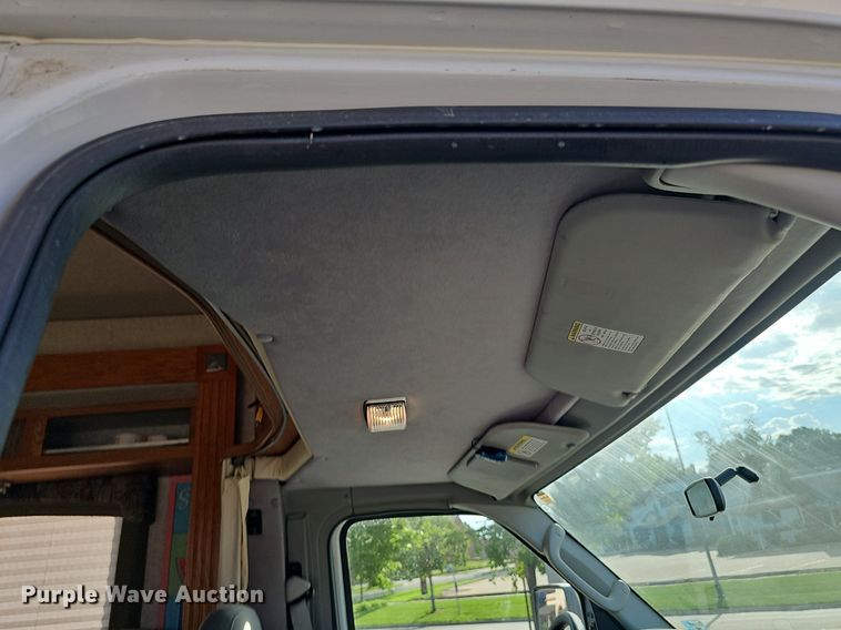 image for item DP0997 2005 Ford E450 Super Duty RV