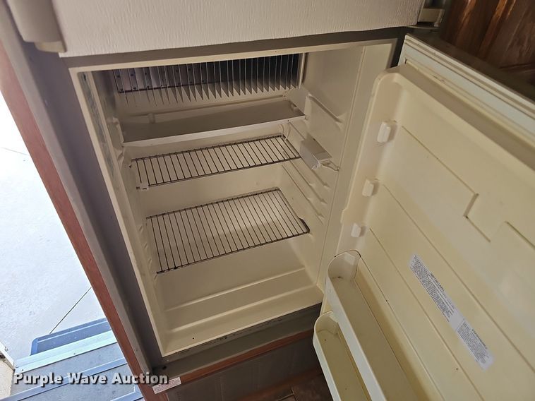 image for item DP0997 2005 Ford E450 Super Duty RV