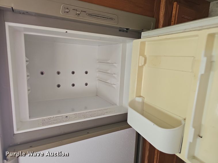 image for item DP0997 2005 Ford E450 Super Duty RV