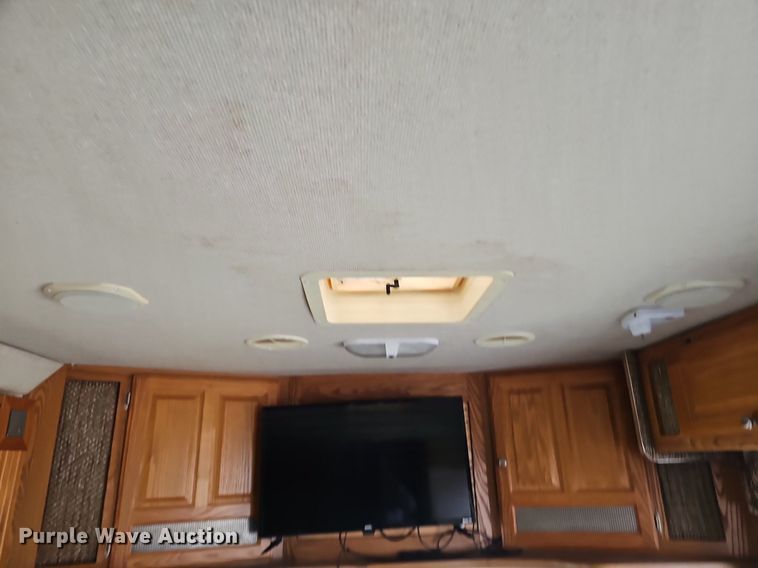 image for item DP0997 2005 Ford E450 Super Duty RV