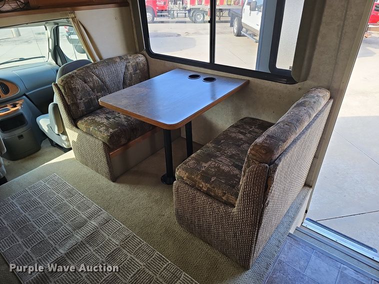 image for item DP0997 2005 Ford E450 Super Duty RV