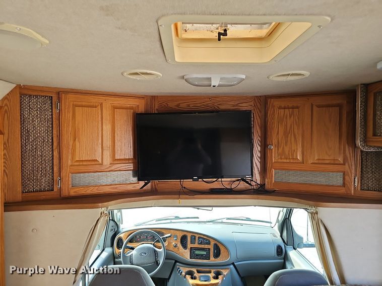 image for item DP0997 2005 Ford E450 Super Duty RV