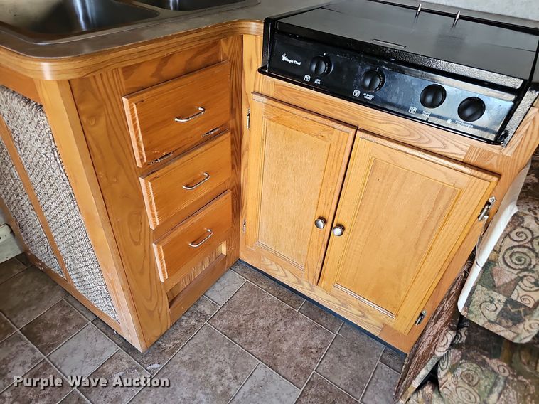 image for item DP0997 2005 Ford E450 Super Duty RV