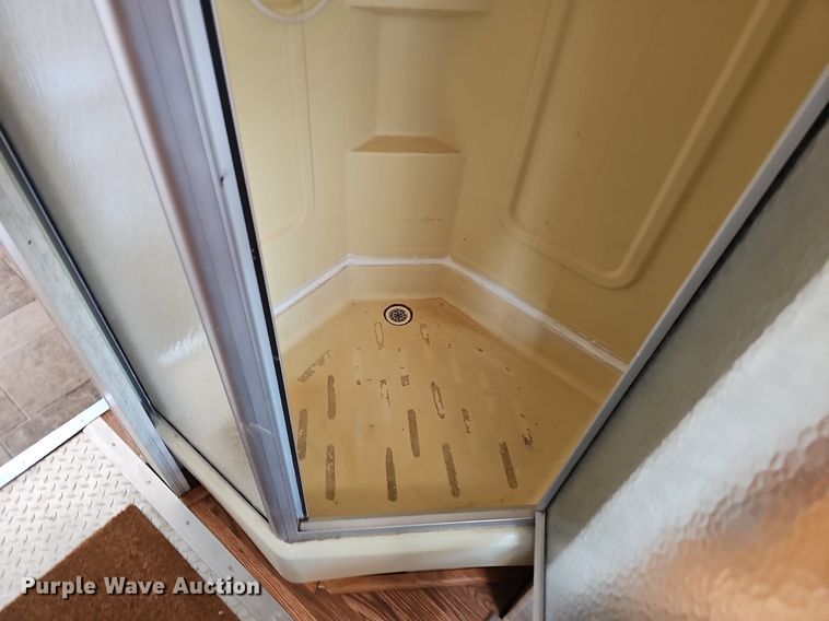 image for item DP0997 2005 Ford E450 Super Duty RV