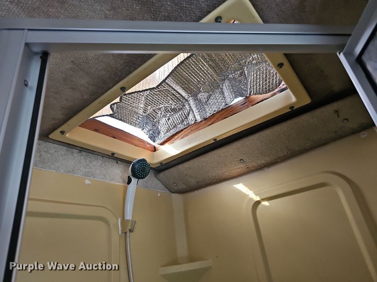 image for item DP0997 2005 Ford E450 Super Duty RV