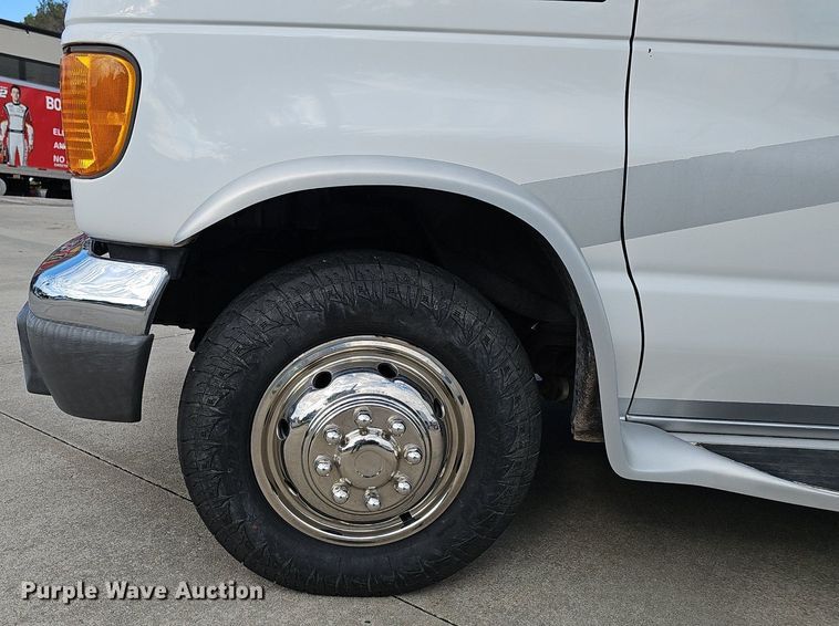 image for item DP0997 2005 Ford E450 Super Duty RV