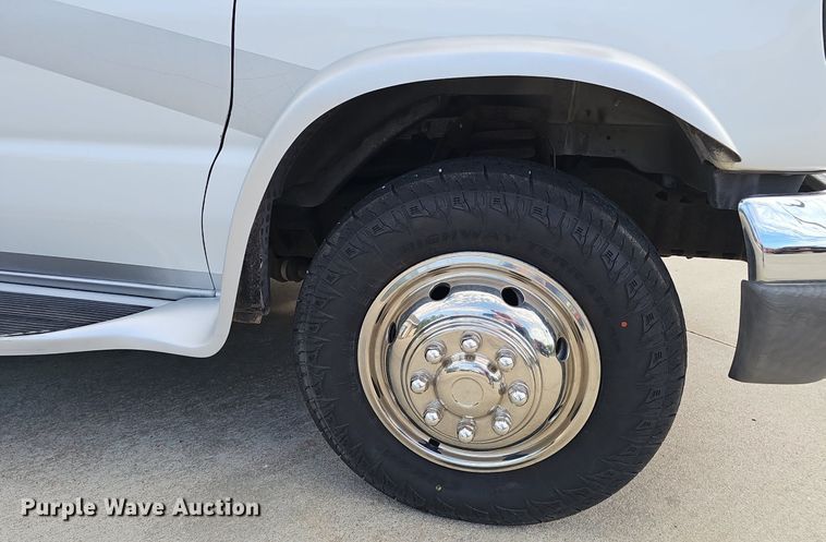 image for item DP0997 2005 Ford E450 Super Duty RV