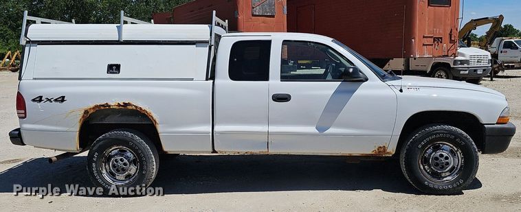 image for item DP6479 2004 Dodge Dakota Club Cab pickup truck