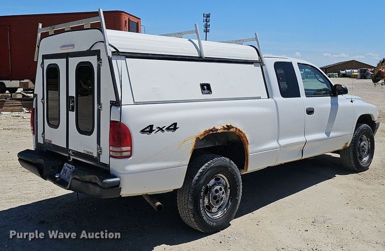 image for item DP6479 2004 Dodge Dakota Club Cab pickup truck