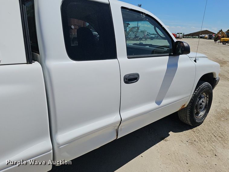 image for item DP6479 2004 Dodge Dakota Club Cab pickup truck